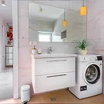 Deluxe Center Blue Apartment Split