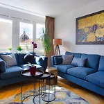 Deluxe Center Blue Apartment Split