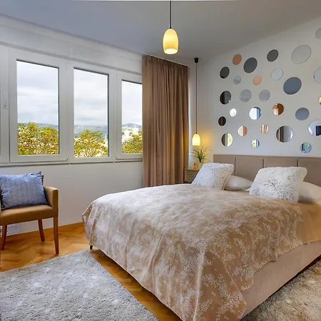 Deluxe Center Blue * Split